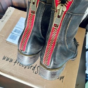 Freebird Liverpool Distressed Black